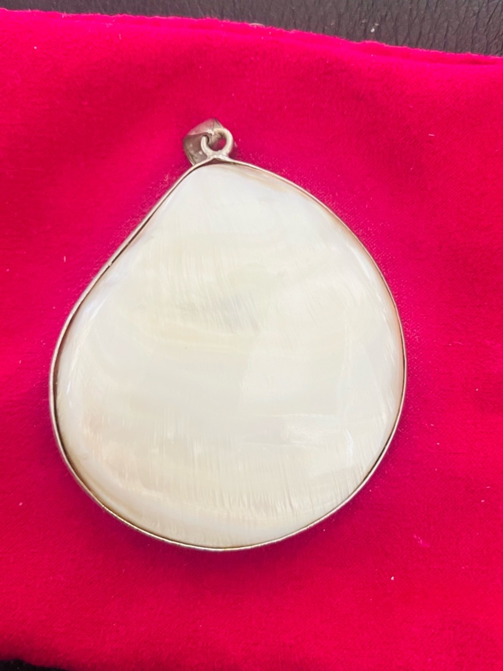 Iridescent Shell Pendant - Picture 2 of 11